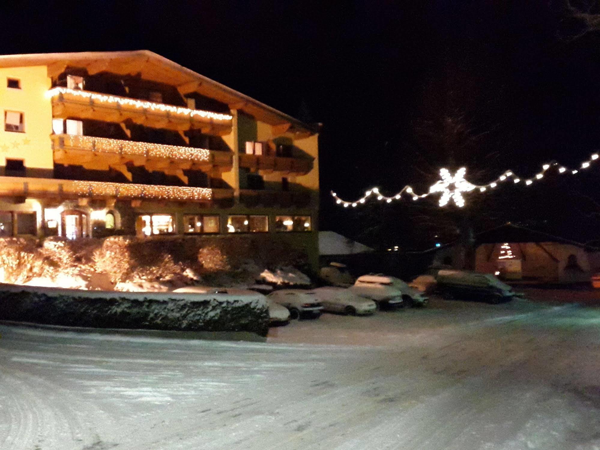 Hotel Gasthof Jaeger Zillertal Schlitters Eksteriør billede