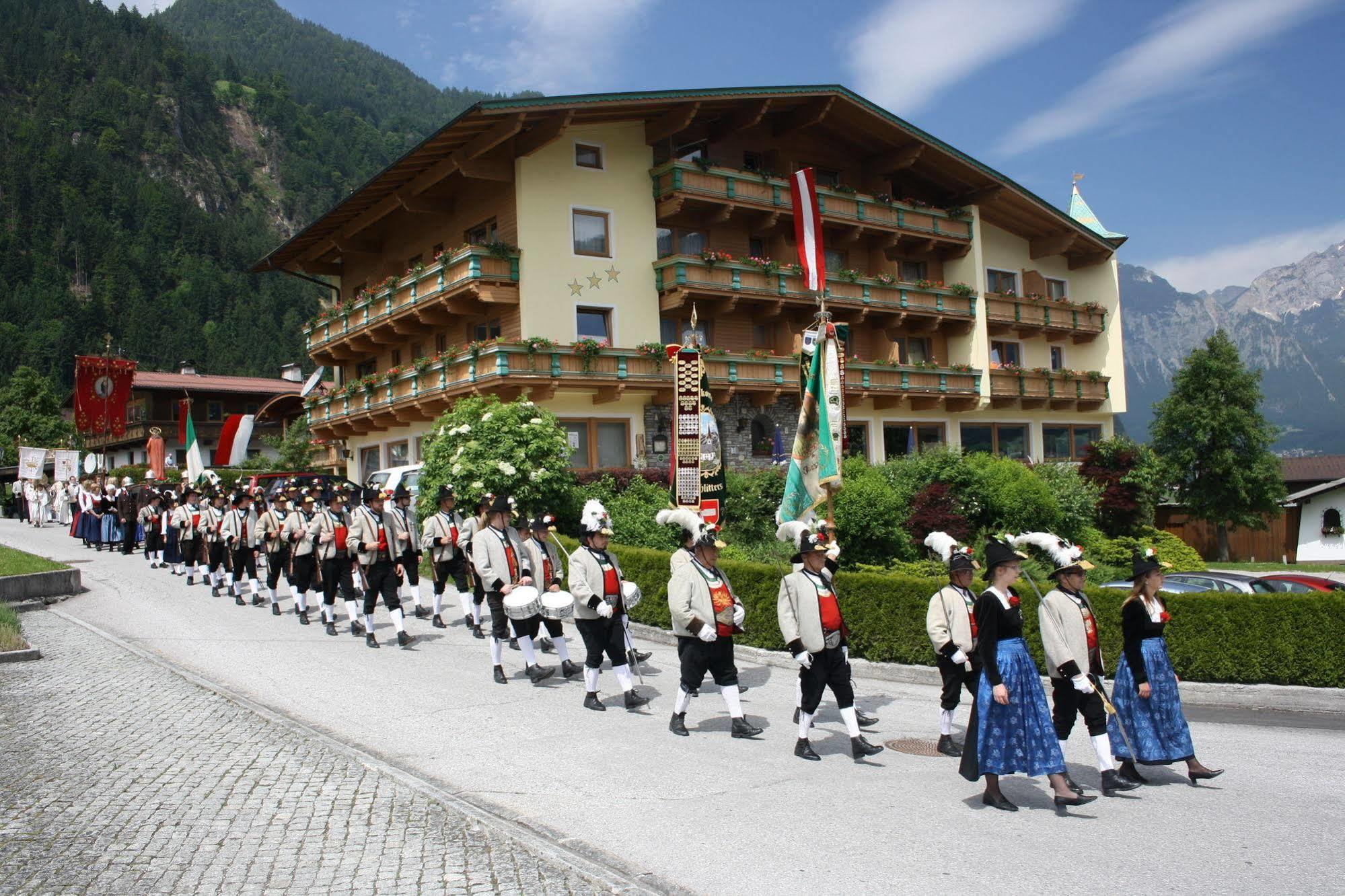 Hotel Gasthof Jaeger Zillertal Schlitters Eksteriør billede